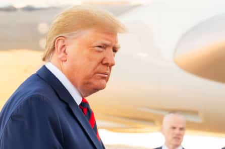 Cuộc chiến rung chuyển mà Tổng thống Trump đang phải đối mặt