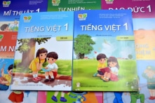 Cả 4 bộ SGK lớp 1 của NXB Giáo dục đều có “sạn”, vẫn xin dùng hết năm học