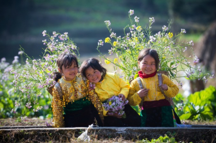 Cuộc vui xuân của đồng bào thượng du Miền Bắc