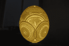 Kỷ lục Việt Nam: Vỏ trứng đà điểu với hơn 45.800 lỗ khoan