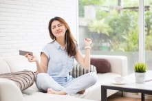 Vì sao nghe nhạc ngay khi thức dậy lại tốt cho sức khỏe?