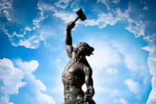 Người ta đều đang tạc tượng chính mình