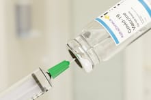 Người dẫn chương trình đài BBC tử vong ở tuổi 44 sau khi tiêm vắc-xin AstraZeneca