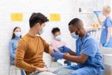 Nghiên cứu: Hiệu quả của vắc-xin COVID-19 có thể suy giảm theo thời gian