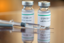 FDA yêu cầu  mở rộng cảnh báo về nguy cơ viêm tim đối với vaccine COVID-19