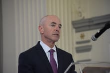 Chính quyền Biden cảnh báo người Cuba và Haiti không đến Mỹ bất hợp pháp bằng đường biển