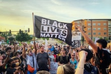 Chính quyền Biden chỉ đạo các đại sứ quán Mỹ trên toàn cầu treo cờ BLM?