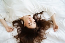 7 lợi ích sức khỏe của việc ngủ không cần gối