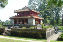 Vài ghi chép về cách Vua Minh Mạng đối xử với dân chúng