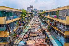 Bộ Công thương: Chuỗi cung ứng đã ‘đứt gãy’, cần mở lại chợ, tiểu thương sẽ tiêm vắc-xin