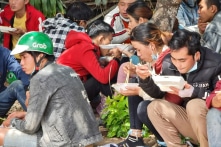 Gần 1,2 triệu lao động tự do đã nhận hỗ trợ gần 2.180 tỷ đồng – Liệu đã đủ?