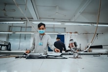 ‘Chuỗi cung ứng trong nước và quốc tế bị đứt gãy’, cần thay đổi phương cách ngừa dịch