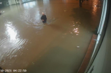 Miền Trung sẽ đón tiếp đợt mưa lớn trong 5 ngày, nguy cơ xảy ra lũ quét, sạt lở