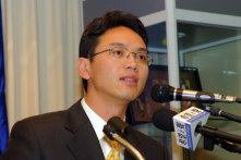 Cựu quan chức ngoại giao TQ nói về chiến tranh tín ngưỡng của ĐCSTQ tại Úc