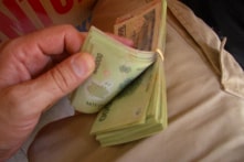 Đời sống khó khăn, người lao động chọn rút BHXH một lần ngày càng nhiều