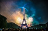 800px Feu dartifice du 14 juillet 2017 depuis le champ de Mars à Paris devant la Tour Eiffel Bastille day 2017 35118978683