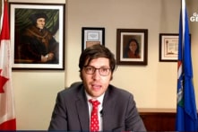 3 bạn trẻ kêu gọi Chính phủ Canada hỗ trợ giải cứu bố mẹ ở Trung Quốc