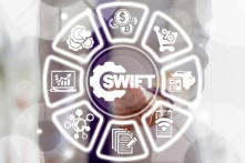 Chuyên gia: Trục xuất Nga khỏi SWIFT giống như loại nước này khỏi internet