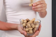 “Hạt trường thọ” đậu phộng (lạc) giúp giảm cân, bạn đã ăn đúng cách?