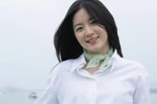 “Quốc bảo nhan sắc xứ Hàn” Lee Young-ae góp 90.000 USD cho Ukraine