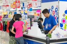 Chính phủ giao Bộ Tài chính nghiên cứu đề xuất giảm thuế VAT 2% cho 6 tháng cuối năm 2025