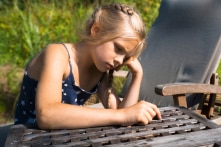 Tăng đột biến số trẻ em gái 6-7 tuổi dậy thì sớm trong thời kỳ đại dịch