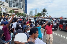 Tổng thống Sri Lanka muốn giữ quyền lực, bổ nhiệm 17 Bộ trưởng mới