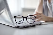 Nhìn màn hình quá nhiều, đừng quên bảo dưỡng đôi mắt của bạn nhé