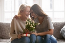 Ngày của mẹ: Nguồn gốc và phong tục ở các quốc gia