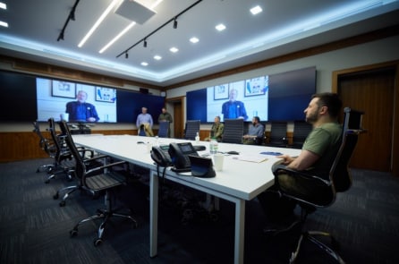 Ông George W. Bush gặp ông Zelensky online, bày tỏ ủng hộ Ukraine