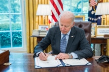 Dự luật chi tiêu khổng lồ của ông Biden gây ra lạm phát?