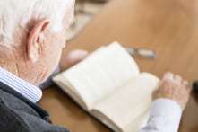 Để thực hiện ước mơ làm dược sĩ, cụ ông gần 70 ở Ấn Độ thi lại đại học