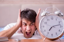 Những vật phẩm cấm kỵ để đầu giường