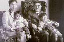 Cựu Thủ tướng Shinzo Abe và cha ông cùng qua đời ở tuổi 67