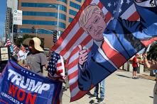 TS. Tạ Điền: Vụ FBI đột kích nhà ông Trump mở ra tiền lệ rất xấu