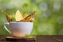 Uống trà thảo mộc cho ngày hè mát rượi và tăng cường miễn dịch