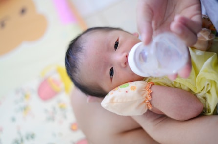 Bộ Y tế: Cảnh báo, yêu cầu thu hồi 5 loại sữa trẻ em nghi nhiễm độc tố