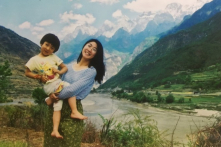 Chuyện đời nữ du học sinh Canada muốn giải cứu mẹ bị bức hại tại TQ