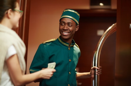 Tìm hiểu về văn hóa tiền tip vòng quanh thế giới