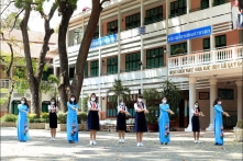 Trường ở TP.HCM: Quỹ phụ huynh 270 triệu đồng, dự chi 58 triệu làm quà cho giáo viên, CBNV