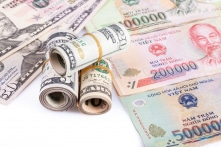 Tỷ giá nhích nhẹ, dòng vốn ngoại vẫn chảy ra sau động thái hút tiền của NHNN