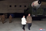 Nhà lãnh đạo Triều Tiên cùng con gái giám sát vụ thử ICBM, thề sẽ có thêm vũ khí hạt nhân