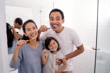 Ăn sáng trước hay đánh răng trước?