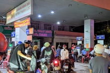 Giá xăng dầu giảm, RON95 còn 19.884 đồng/lít