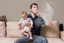 Nghiên cứu: Đời ông hút thuốc lá có thể làm tăng nguy cơ hen suyễn ở đời cháu
