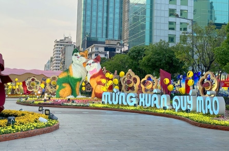 Khai mạc Đường hoa Nguyễn Huệ 2023 với nhiều hình tượng mèo xinh xắn