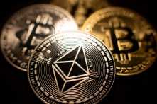 Ảnh hưởng bởi Trump 2.0, Bitcoin lần đầu tiên vượt mức 100.000 USD