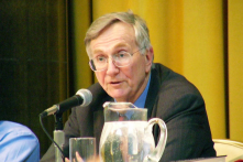 Phóng viên Seymour Hersh nổi tiếng từ 50 năm trước do báo cáo vụ thảm sát Mỹ Lai