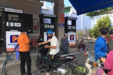 Xăng RON95 vọt lên sát 24.000 đồng/lít, tăng gần 1.200 đồng