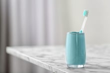 Chuyên gia khuyên bạn nên thay bàn chải đánh răng sau khi bị ốm 